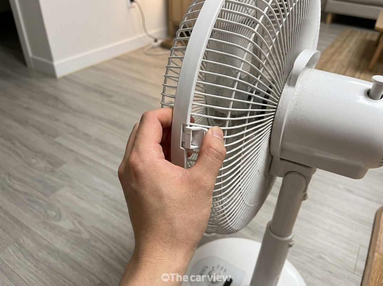 선풍기 먼지 청소 / 사진=더카뷰