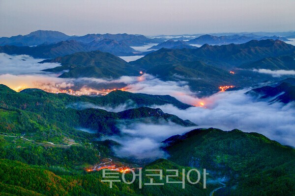 사진 / 적상산 전망대에서 바라본 풍경_투어코리아 유지훈 기자