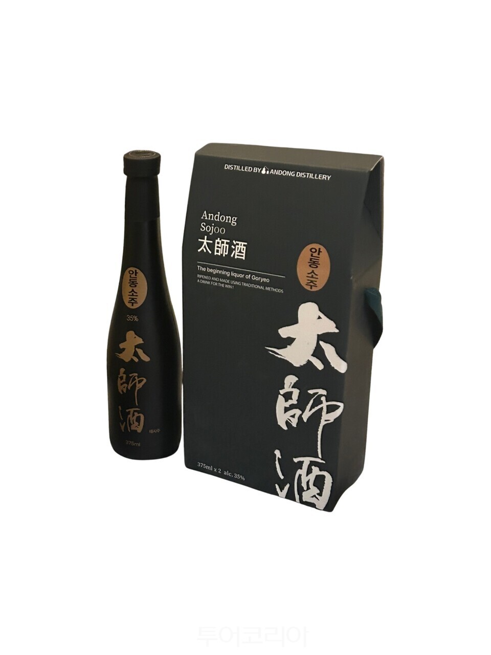 100% 안동 산 찹쌀을 주원료로 증류한 뒤 오크통에 숙성 시킨 태사주.