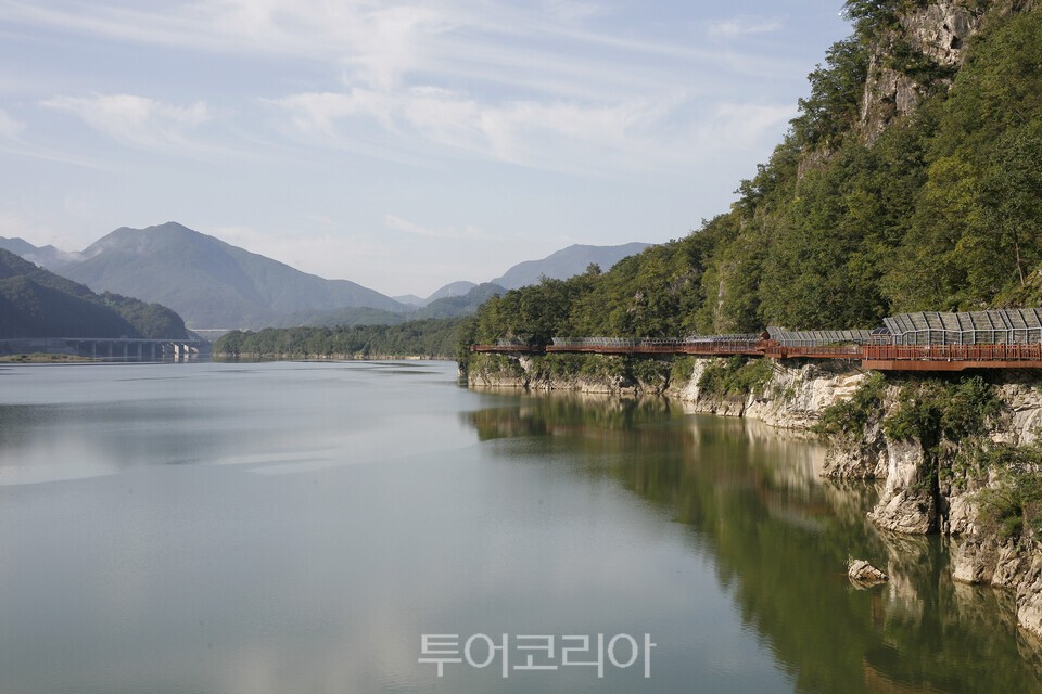 단양강 잔도/ ⓒ투어코리아