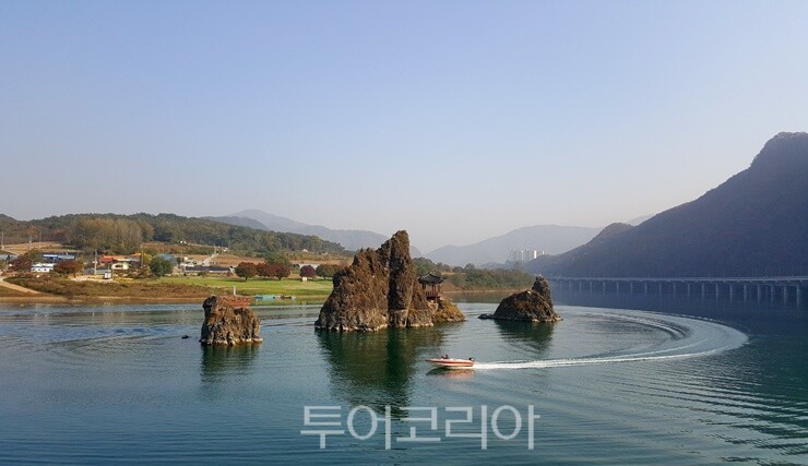 도담삼봉/ ⓒ투어코리아