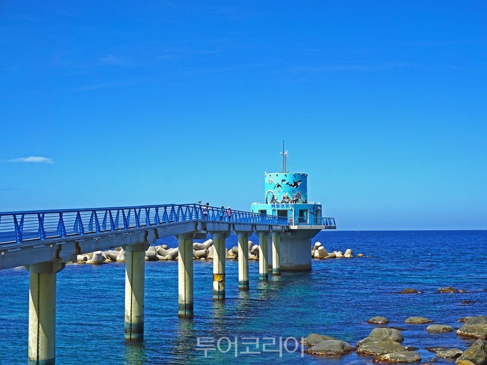 울릉 천부해중전망대/사진-경상북도문화관광공사