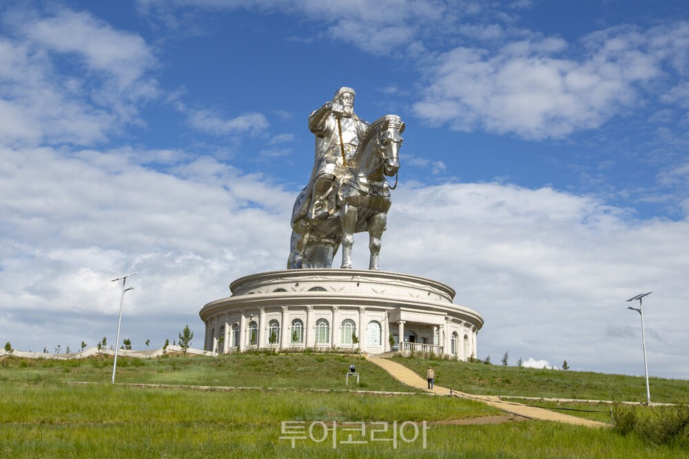몽골 칭기즈칸 마동상  몽골 테를지 국립 공원 몽골 룬숨 미니사막   / 사진-모두투어