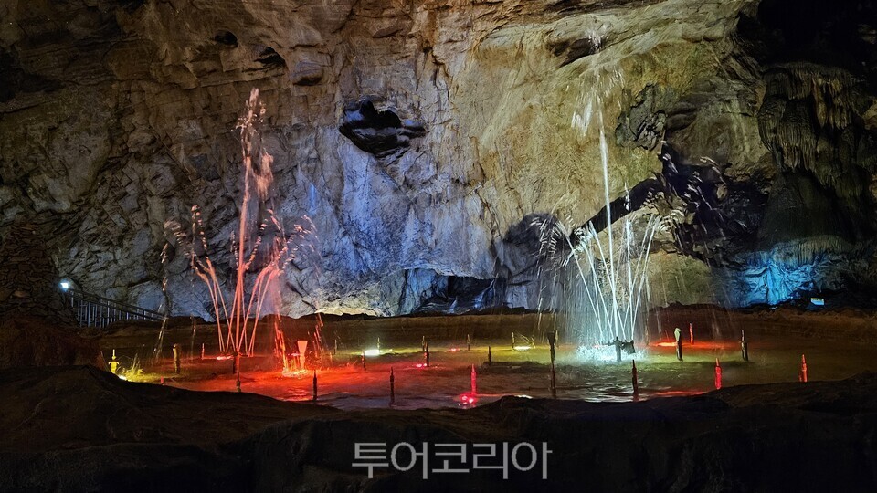 여름 천연 냉장실 '용연동굴' ⓒ투어코리아