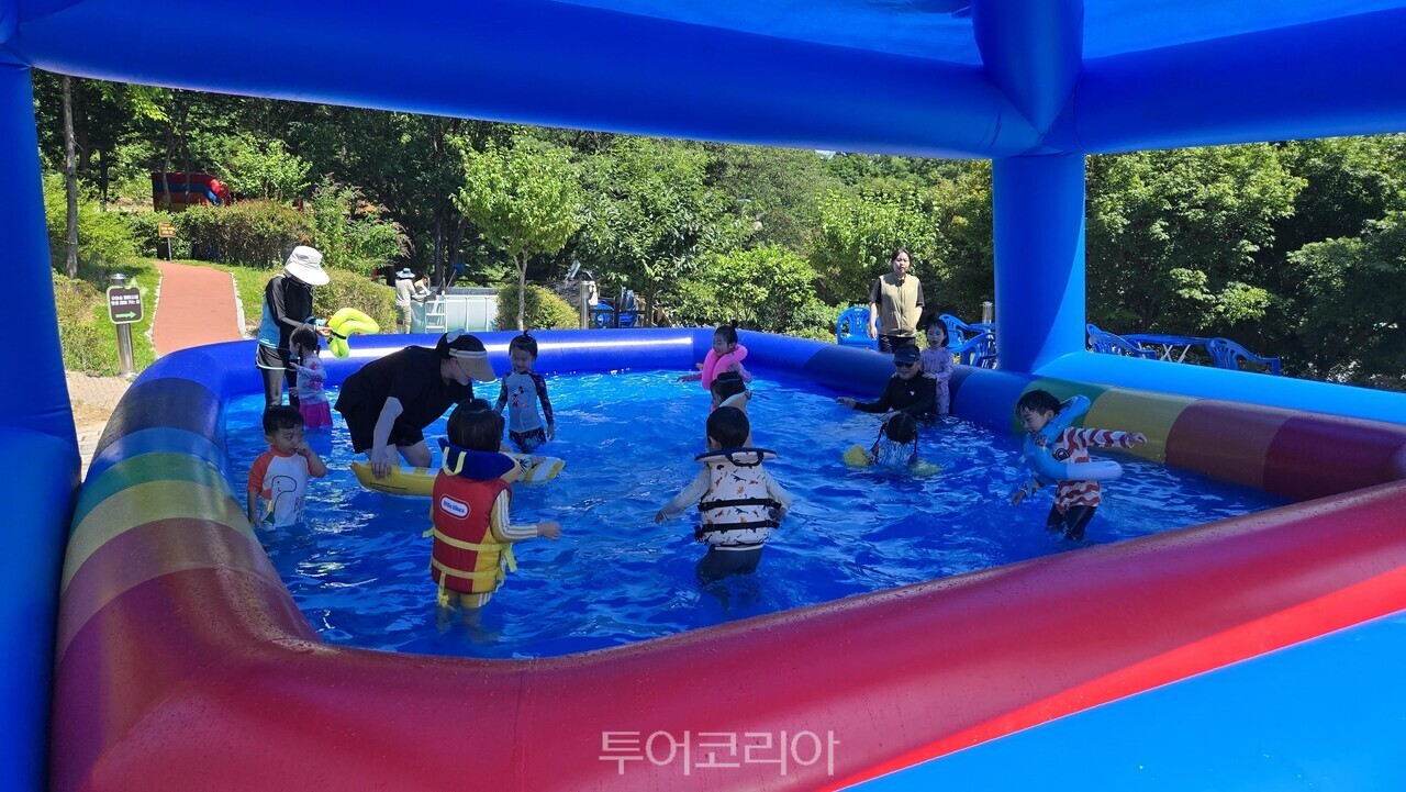 남해힐링숲타운  어린이 물놀이장/사진-남해군