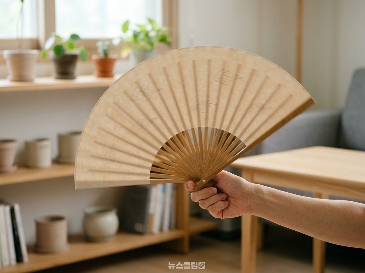 부채질 / 기사 이해를 돕기 위한 Ai 이미지