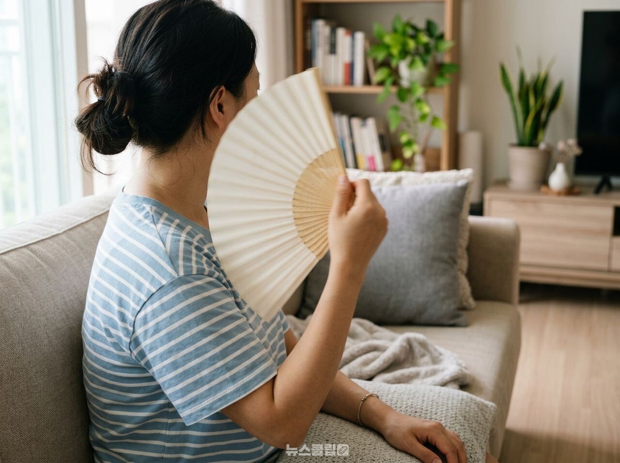 부채질 / 기사 이해를 돕기 위한 Ai 이미지