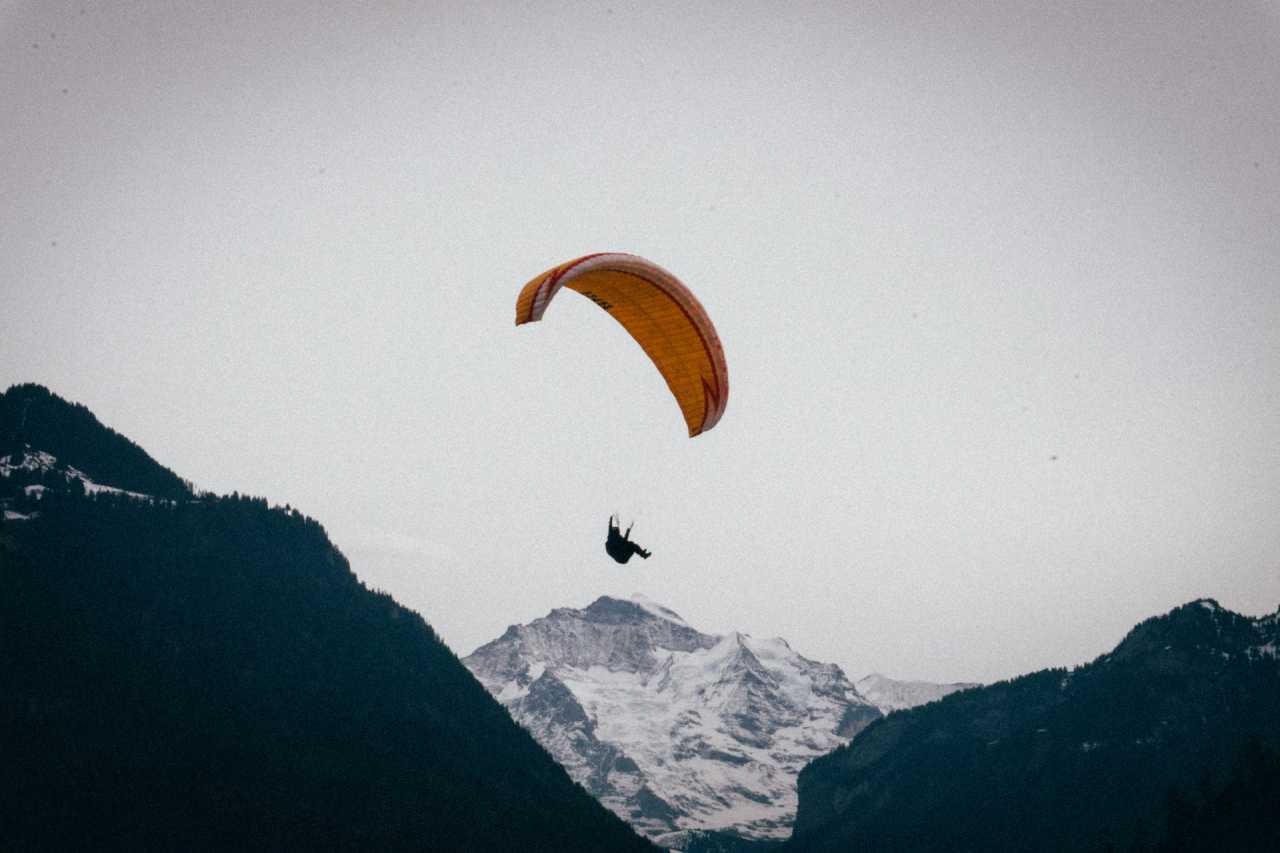 알프스 위를 떠도는 황홀한 체험  / 사진=unsplash