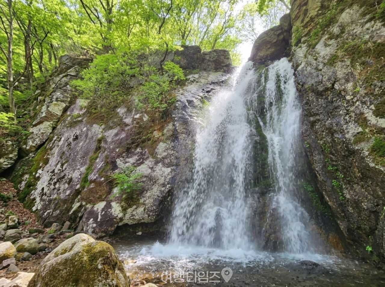 메월대폭포 / 여행타임즈