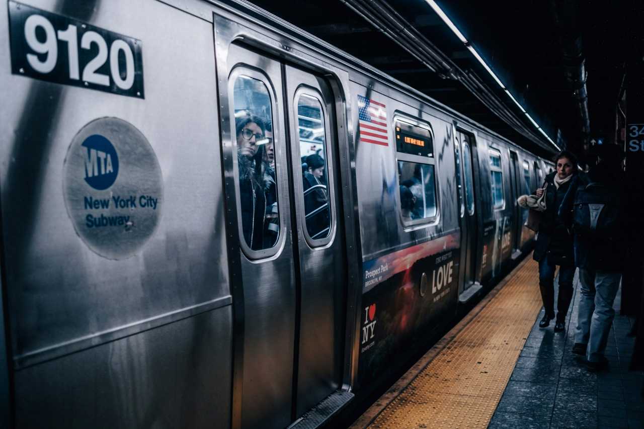 미국 뉴욕 지하철을 삼성페이로 멋지게 / 사진=unsplash