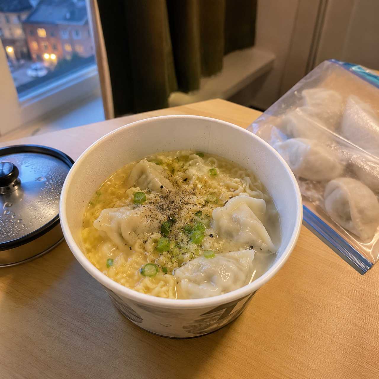 맛집 저리가라 여행 만둣국 / 이해를 돕기 위한 AI이미지