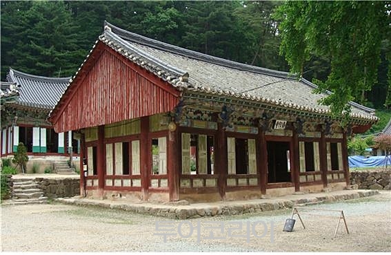 수타사 홍회루 / 사진-홍천군