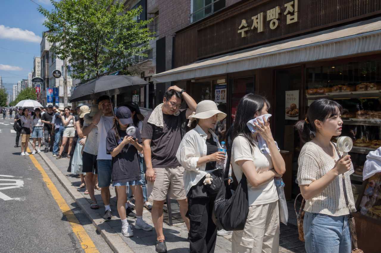 맛집 줄서기는 나중에... / 이해를 돕기 위한 ai 이미지
