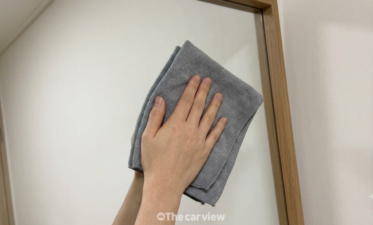 소주 거울 청소 / 기사 이해를 돕기 위한 AI 이미지