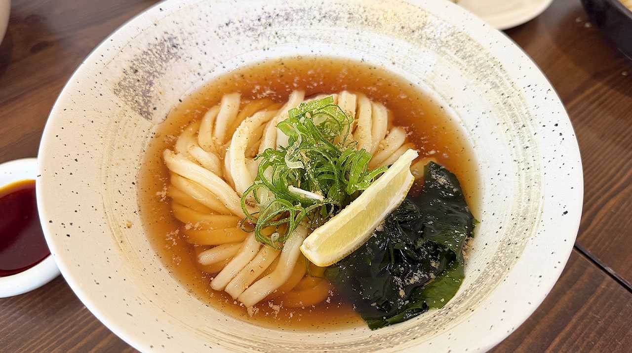 쫄깃쫄깃 냉우동 / 사진=비짓전주
