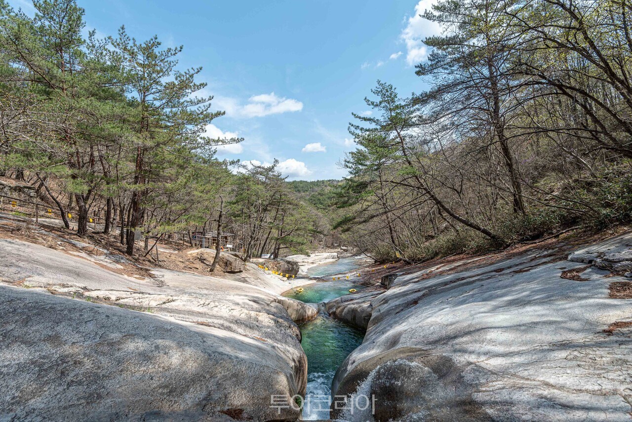  문경 용추계곡 용추폭포  /사진-경상북도문화관광공사