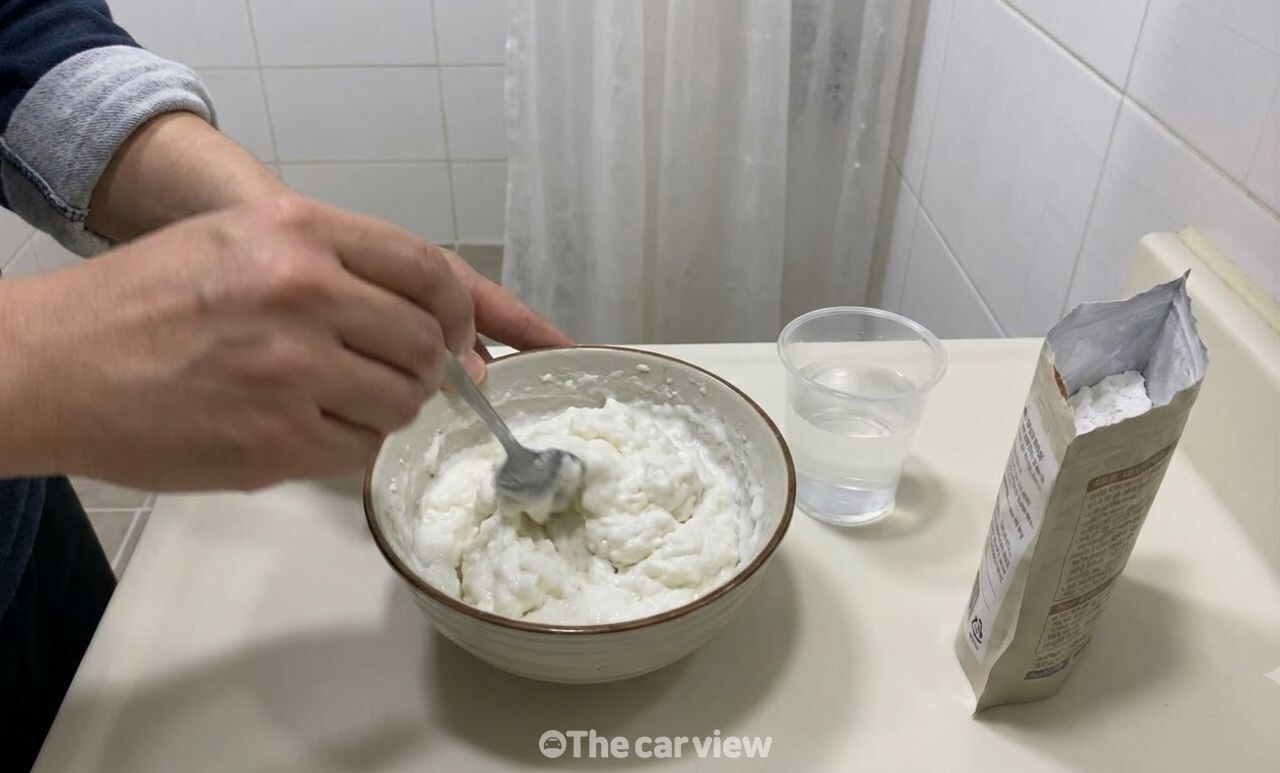 감자전분 실리콘 곰팡이 청소 / 기사 이해를 돕기 위한 AI 이미지