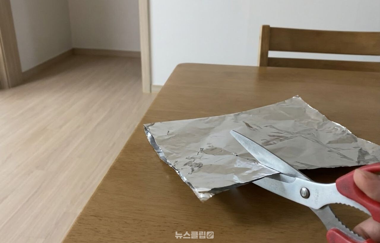무뎌진 가위 / 기사 이해를 돕기 위한 AI 이미지