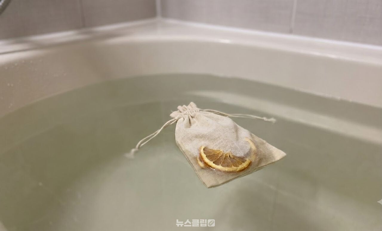 귤껍질 입욕제 / 기사 이해를 돕기 위한 AI 이미지