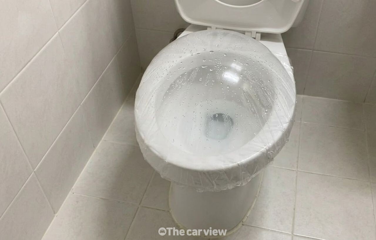 랩으로 변기 뚫기 / 기사 이해를 돕기 위한 AI 이미지
