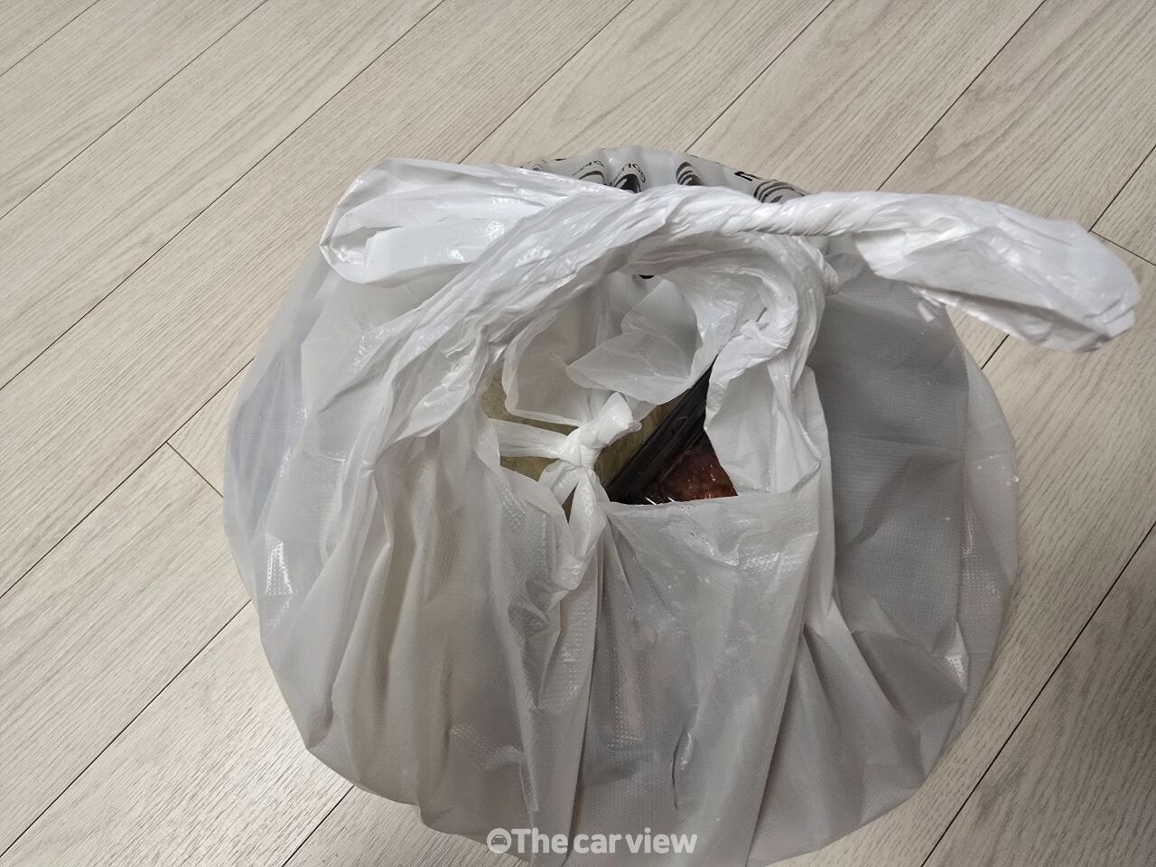 비닐봉지 매듭 / 더카뷰