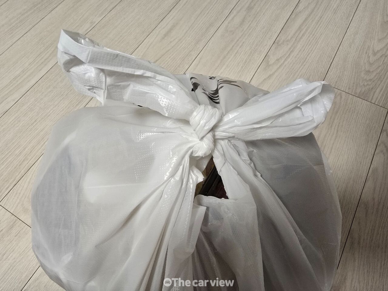 비닐봉지 매듭 / 더카뷰