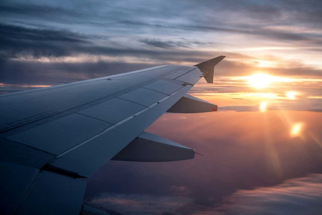 유류할증료는 발권일 기준으로 적용됩니다 / 사진=unsplash