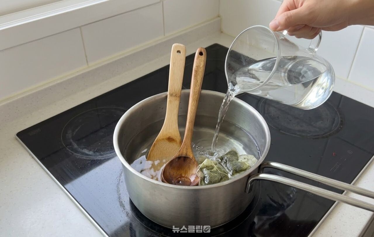 나무 조리도구 녹차 티백 설거지 / 기사 이해를 돕기 위한 AI 이미지