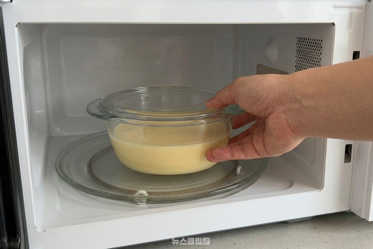 전자레인지 계란찜 / 기사 이해를 돕기 위한 AI 이미지