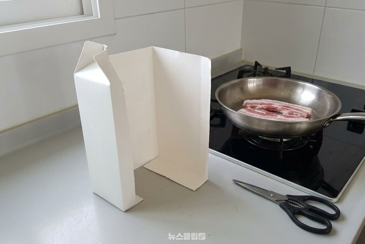 우유팩 재활용 / 기사 이해를 돕기 위한 AI 이미지