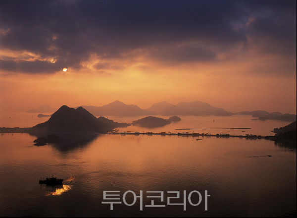 고군산군도석양. 사진제공=군산시