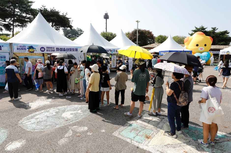 송산포도 직거래 장터 운영 / 사진=한국관광공사