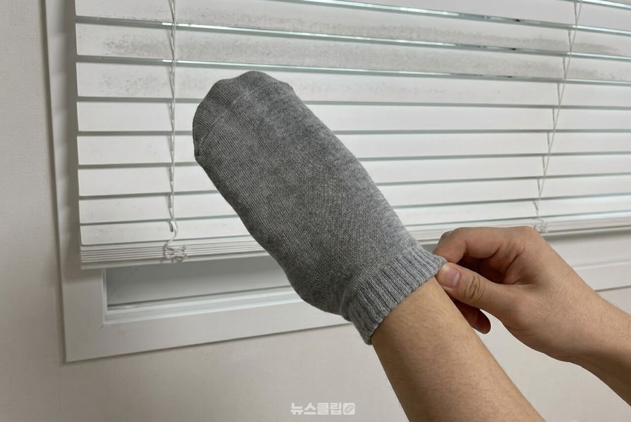 짝 없는 양말 청소 활용 / 기사 이해를 돕기 위한 AI 이미지