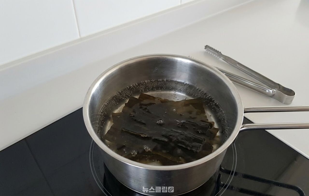 다시마 라면 / 기사 이해를 돕기 위한 AI 이미지
