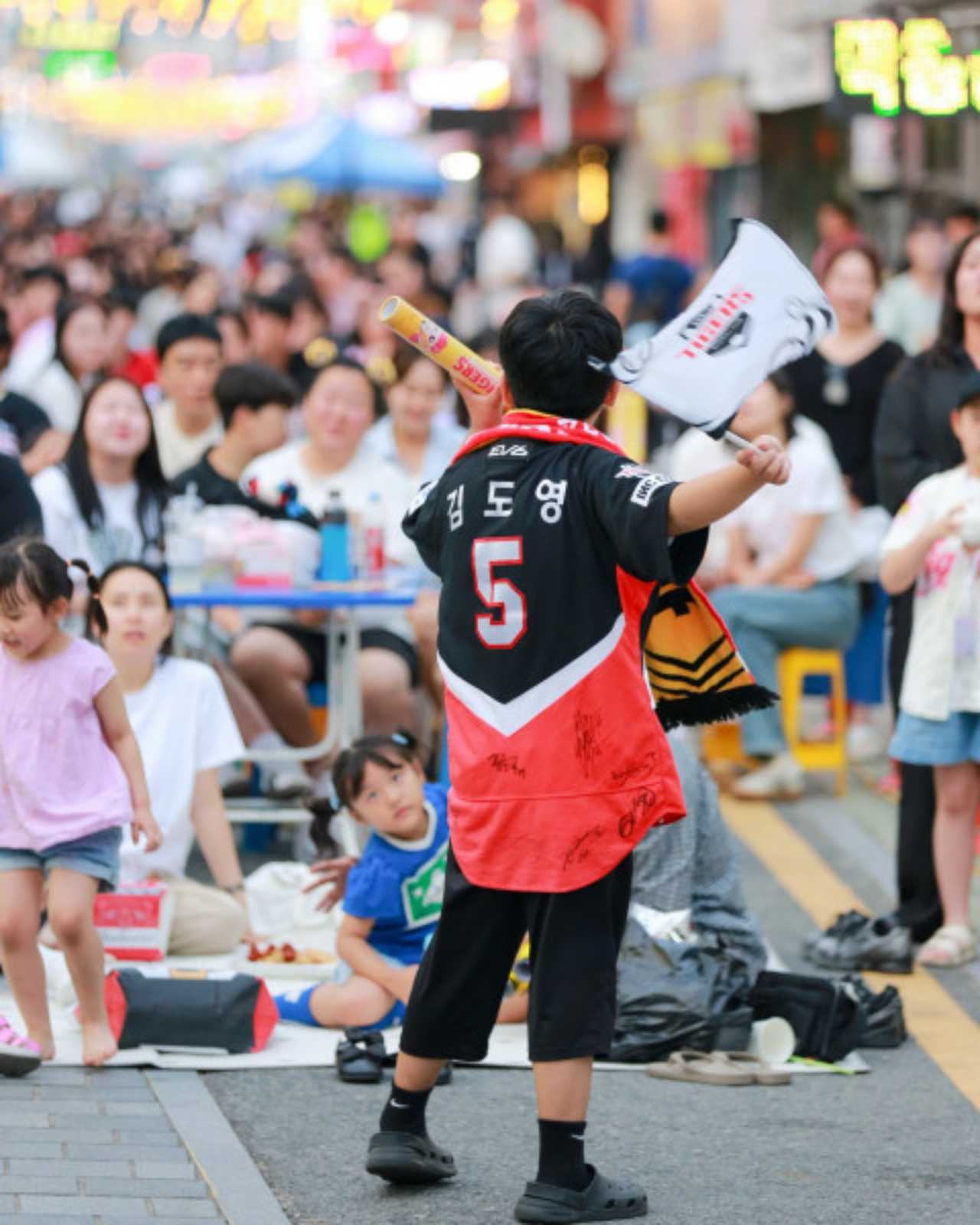   KIA 타이거즈 김도영 선수를 응원하는 어린이 팬