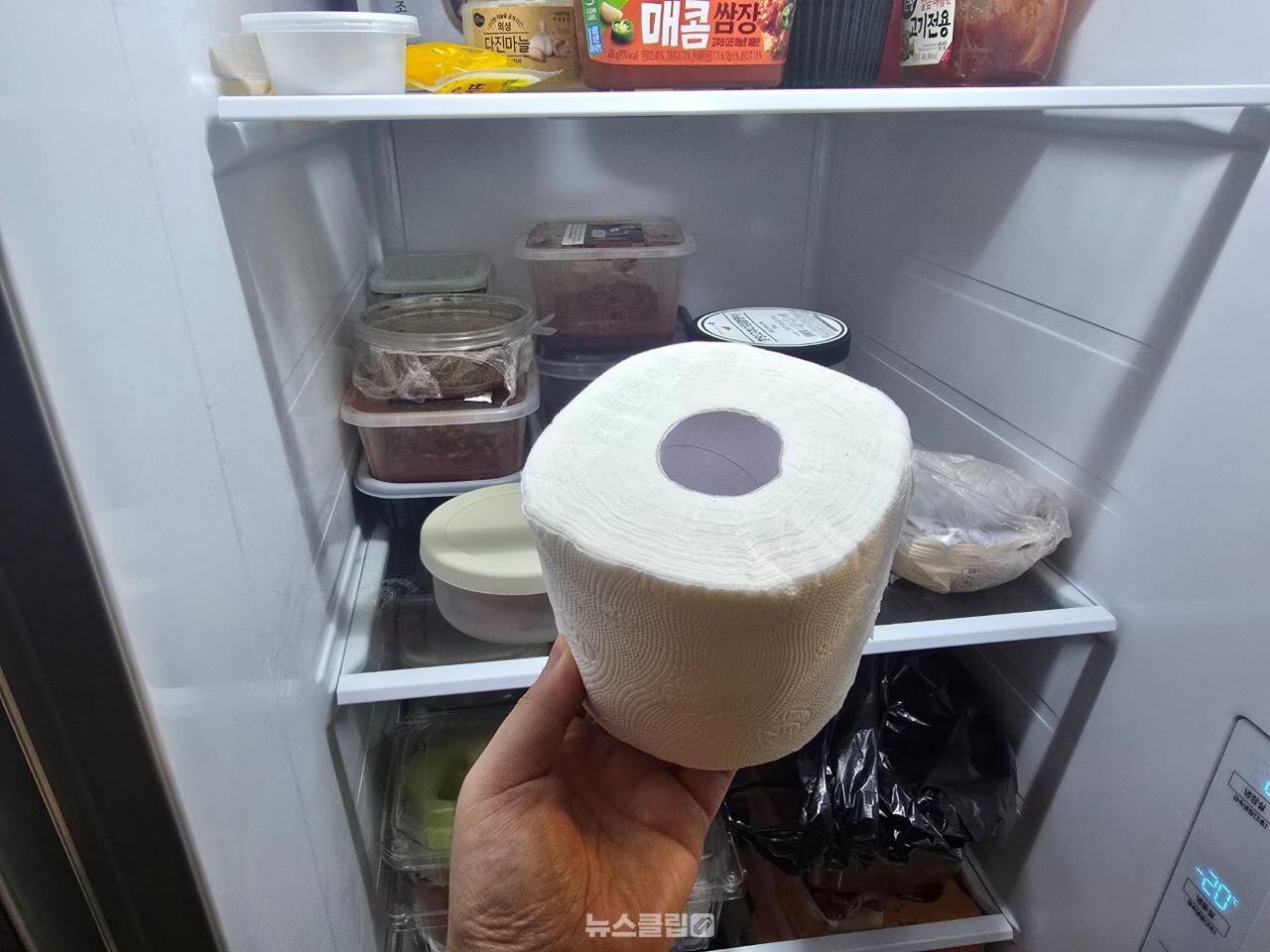 휴지로 냉장고 냄새 제거 / 뉴스클립