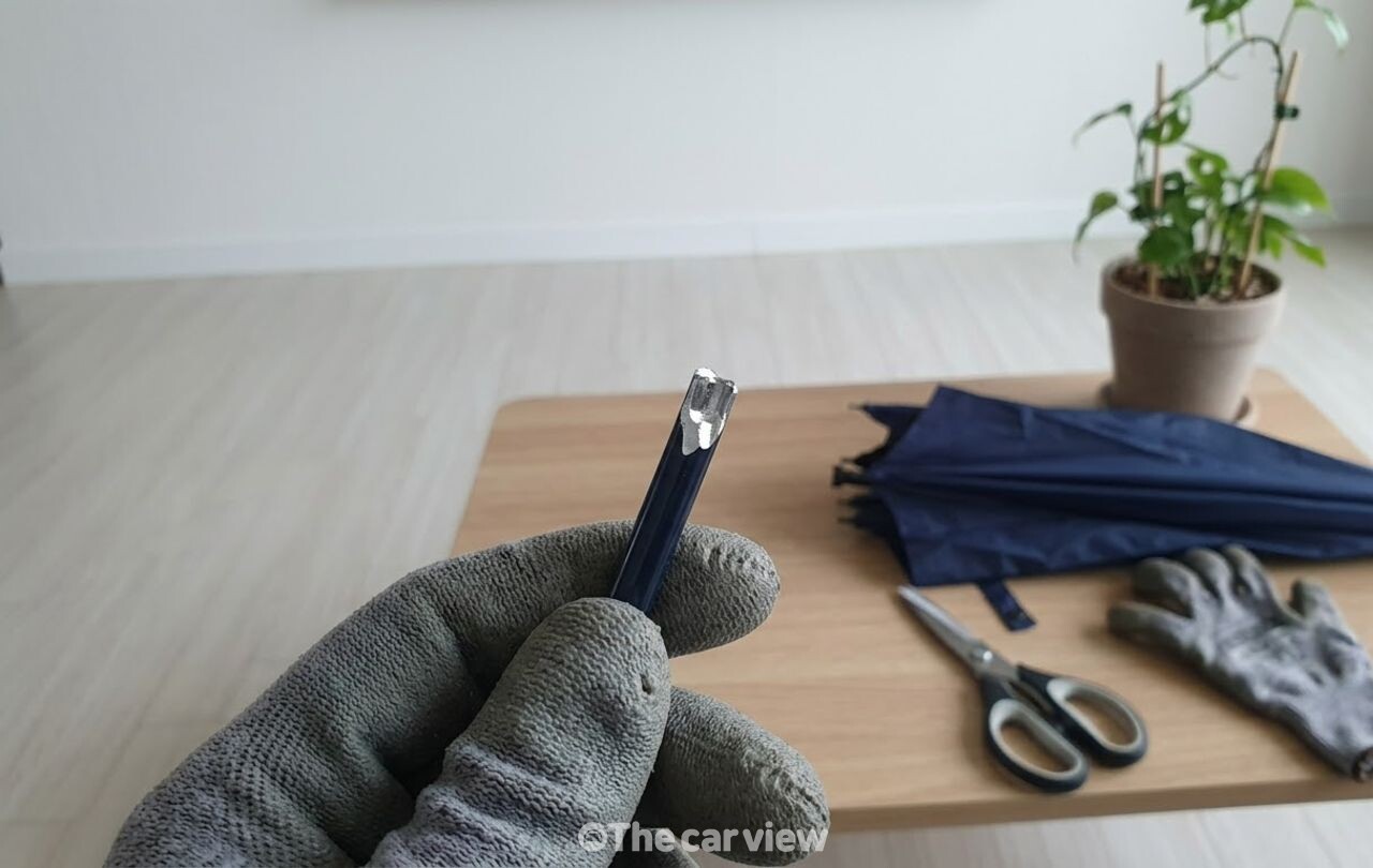 부러진 우산 재활용 / 기사 이해를 돕기 위한 AI 이미지