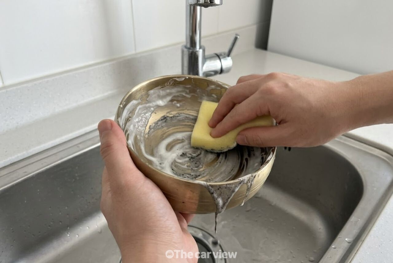 명절 놋그릇 광내는 방법 / 기사 이해를 돕기 위한 AI 이미지