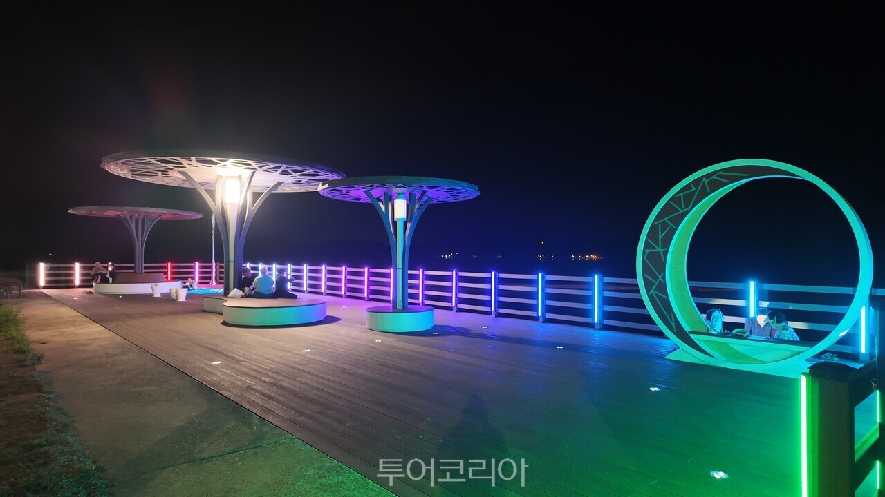 사천산단 ‘빛의 거리’ /사진-사천시