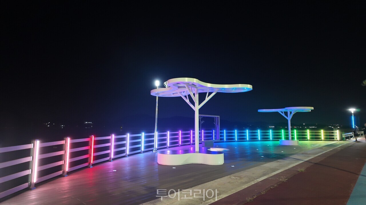 사천산단 ‘빛의 거리’ /사진-사천시