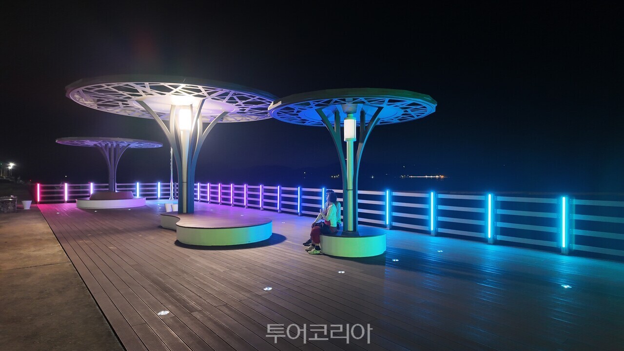 사천산단 ‘빛의 거리’ /사진-사천시