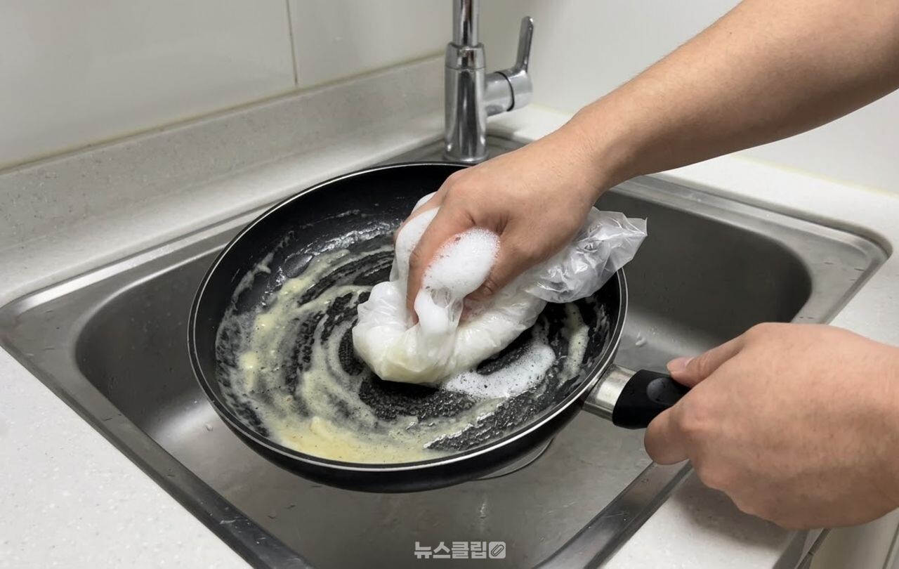 비닐봉지 설거지 / 기사 이해를 돕기 위한 AI 이미지