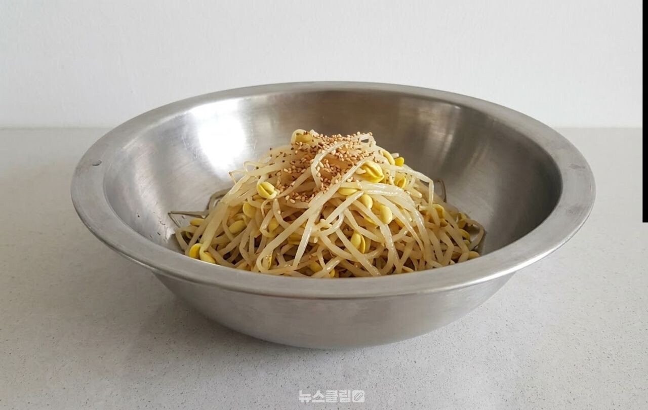 콩나물무침 / 기사 이해를 돕기 위한 AI 이미지