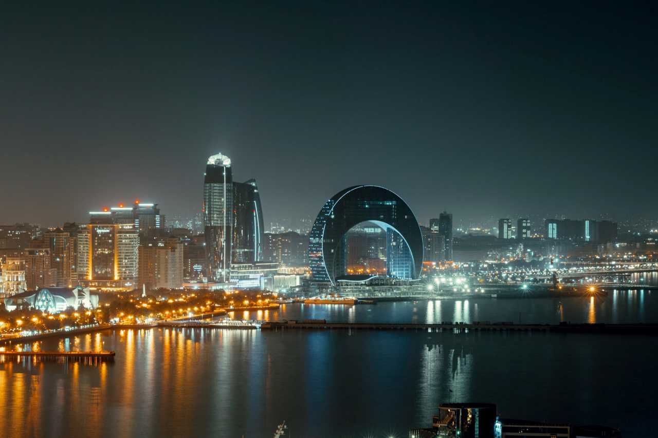 현대적인 분위기가 압도적인 아제르바이잔 / 사진=unsplash