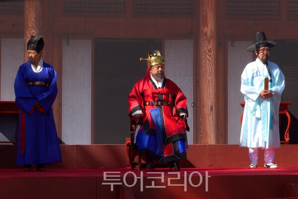 사진 / 조선왕조실록 적상산사고 이안재연 모습_투어코리아 유지훈 기자