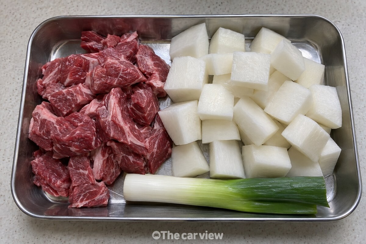 양지 국거리와 큼직하게 썬 무, 대파를 조리 전 깨끗한 쟁반에 나누어 둔 모습. / 기사 이해를 돕기 위한 생성형 이미지
