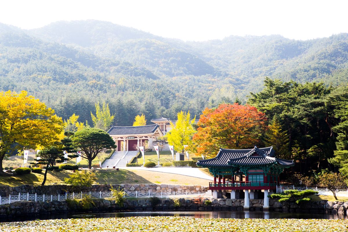 통일전 / 한국관광공사-이범수