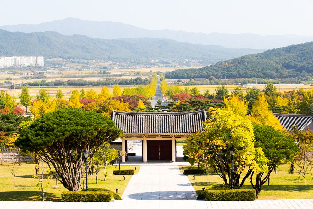 통일전 / 한국관광공사-이범수