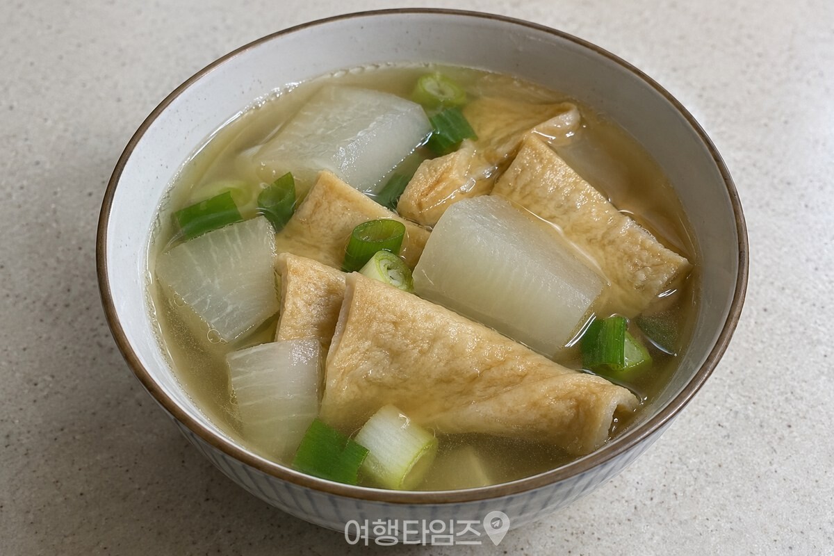 맑은 멸치 육수에 무와 어묵을 넣어 끓인 어묵국 한 그릇. / 기사 이해를 돕기 위한 생성형 이미지