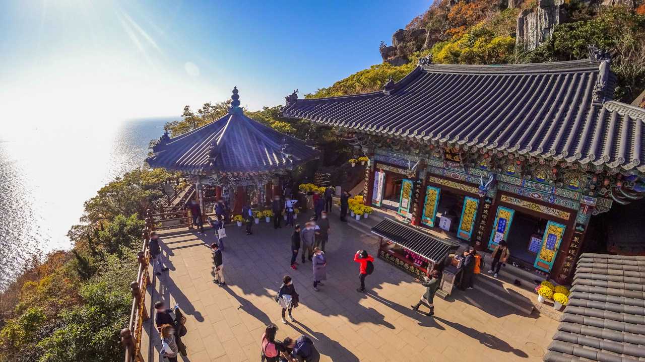 향일암에서 정기 받고오기, 단 당일치기로는 힘들 수 있음! / 사진=한국관광공사 포토코리아@라이브스튜디오